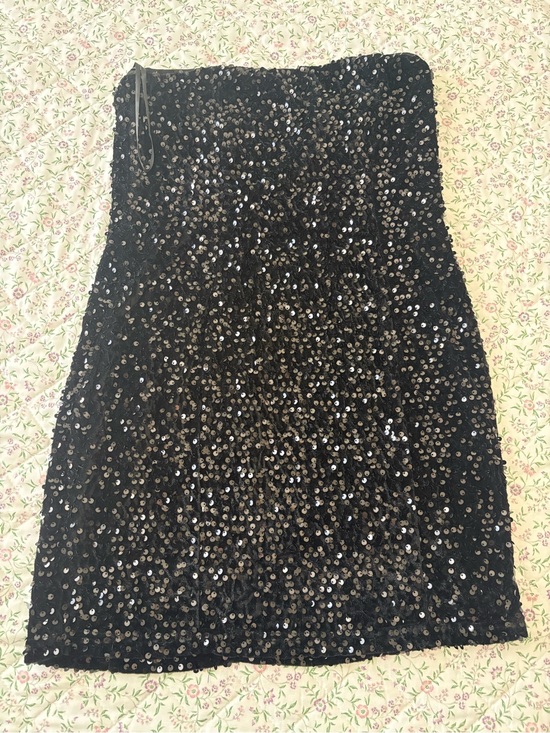 Dresses & Skirts - Black Sequin Strapless Cocktail Dress